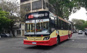 Cambios en un histórica línea de colectivos de Buenos Aires: nuevo ramal, horarios actualizados y modificaciones de trayectos