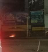 Una escena que interpela a todos /Fuego en la calle en plena ola de calor