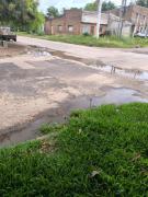 Recibimos y publicamos /Persisten roturas en caño de agua potable en calle Bilbao