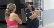Video: heroica reacción de una policía para salvarle la vida a una bebé en Marquesado
