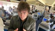 Javier Milei hizo 22 viajes en dos años, pero dice odiar viajar porque “extraña a Conan”