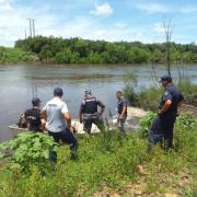 Dos personas y un can /Rescate exitoso en el río Arapey con apoyo interinstitucional