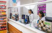 El 69% de los consumidores realizan sus compras en cadenas de farmacias