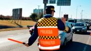 Qué cambia para los conductores con la nueva Ley de Tránsito en Córdoba: luces DRL, radares y sanciones más severas