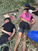 Armas, una moto robada y menores involucrados