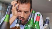 Los tips para evitar la resaca por tomar alcohol en Año Nuevo