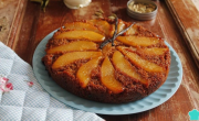 Receta de torta invertida de peras: ideal para los mates del 1 de enero a la tarde
