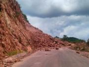 Persistente lluvia provoca deslizamientos en la carretera a Villa Montes