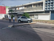 Camioneta impactó contra un poste en la calle 79 de Maracaibo