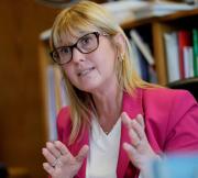 Gran usadora de la pobreza de niños /Lustermberg, la peor ministra