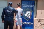 La policía recuperó un celular robado y aprehendió al autor