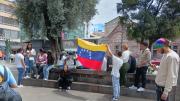 Venezolanos llevaron hasta parlante para celebrar en el Parque Cevallos de Ambato