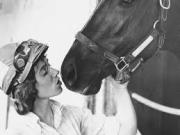 Falleció Diane Crump, pionera del hipismo femenino y leyenda del Kentucky Derby