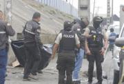 Robos y muertes en Guayaquil: policías bajo investigación tras videos virales