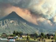 Incendio en Puerto Patriada: casas destruidas y cientos de evacuados por el avance del fuego