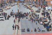 En medio de rechazo popular, sectores mantienen bloqueos de vías y toman planta de gas