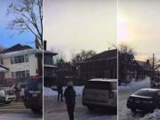 El momento en que un agente de migraciones ICE le dispara y mata a una mujer en Minneapolis