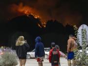 El fuego arrancó y tuvimos que escapar: el drama de los que perdieron todo en los incendios en Chubut