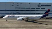 Permite reducción en el consumo de combustible: El nuevo avión que incorporó Latam para vuelos de largo alcance