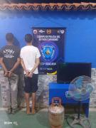 Policía detuvo a dos hombres con objetos robados de vivienda
