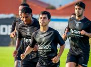 Blooming se entrena a fondo mientras espera por sus últimas incorporaciones