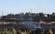 Bahía Blanca: incendio cerca del aeropuerto obligó a reprogramar vuelos