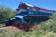 Lunes de terror en Santiago: locomotora embistió a un auto con tres ocupantes