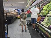 Canasta básica: una familia necesitó $ 1.308.713 en diciembre para no ser pobre, según el INDEC