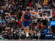 Noche legendaria para La Barba: Harden escala en el top histórico de anotadores de la NBA