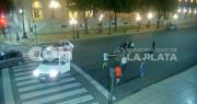 Video: así fue la brutal pelea en el centro de La Plata que terminó con siete adolescentes demorados