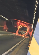 Se prendió Yutong en el Boquerón I