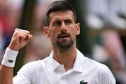 Djokovic no afloja en Melbourne: triunfo sólido y récord histórico