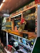 Un nuevo escaparate reconvertido en café revitaliza un punto del centro mendocino