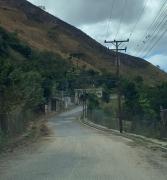 Deterioro vial en el sector El Arco deja a la comunidad sin transporte público