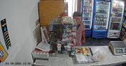 Entró a un kiosco, se robó un pack de cigarrillos y la dueña lo escrachó: “¡Atorrante!”