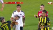 El golpe a mano abierta de Matías Arezo sobre Jonathan Villagra en el final caliente de Peñarol vs Colo Colo y su explicación por la reacción