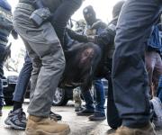 Senador demócrata critica política secreta de ICE para ingresar a viviendas