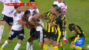 Lo mejor por lejos: la pelea que se robó las miradas en partido Peñarol vs. Colo Colo