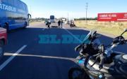 Una motociclista resultó herida tras un choque con un auto en Ruta 2