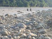 Tras larga caminata, rescatan el cuerpo sin vida de un pescador en un río de Yapacaní