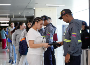 Arriba el vuelo N º 101 con venezolanos deportados desde Estados Unidos