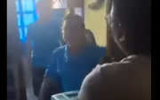 Iquitos: Captan a enfermera agrediendo y burlándose de pacientes en centro de salud