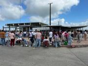 La fila eterna por un rato: el periplo de familiares para ver a los presos en ex Comcar