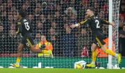 Manchester United derrota al Arsenal y aprieta la pelea por la Premier League