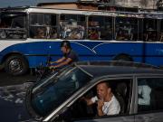 En Venezuela, se libera la economía, pero nada más