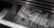 Devolución de dólares a pequeños ahorristas implica confianza y credibilidad, según economista
