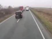 Siete hinchas del PAOK griego mueren en un violento accidente camino a un partido contra Lyon y quedó registrado en un video