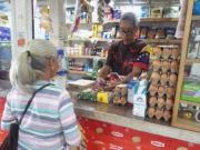 Bajan los huevos a $3.09 en el Comunitario