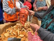 Jubilados y adultos mayores rechazan alza del pasaje y del pan