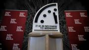 El Reloj del Apocalipsis se acerca como nunca al fin del mundo: científicos alertan que quedan 85 segundos antes de la medianoche